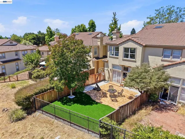 22024 E Lyndon Loop, Castro Valley, California 94552