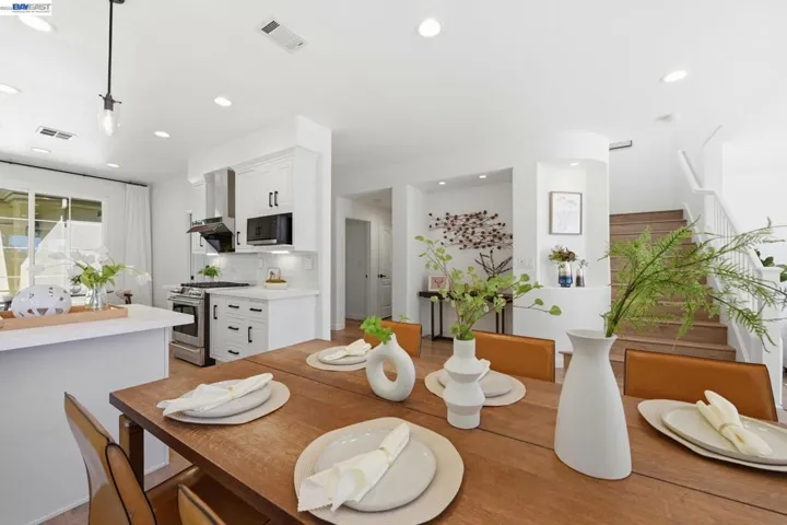 22024 E Lyndon Loop, Castro Valley, California 94552