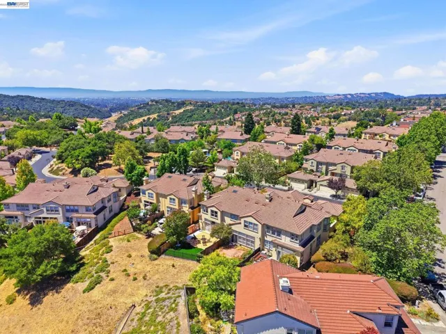 22024 E Lyndon Loop, Castro Valley, California 94552