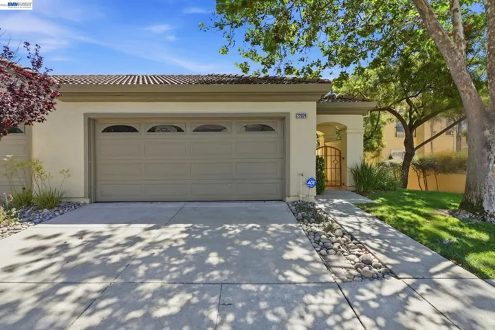 22024 E Lyndon Loop, Castro Valley, California 94552
