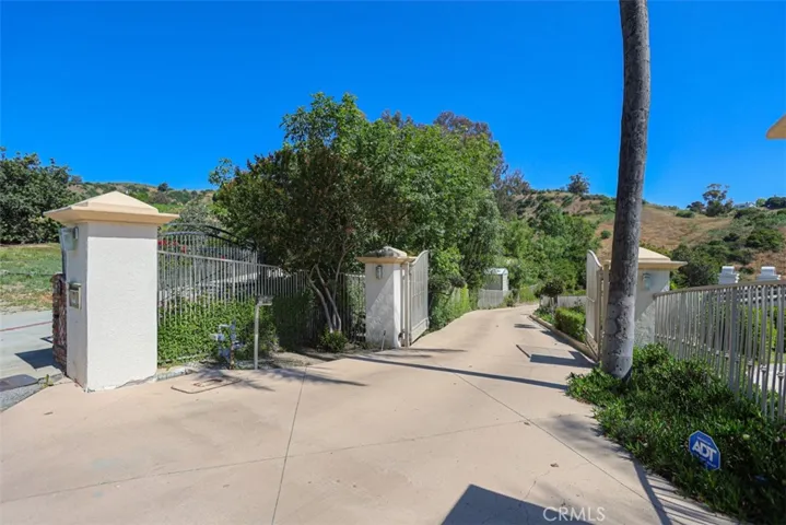 1121 Pinto, La Habra Heights, California 90631