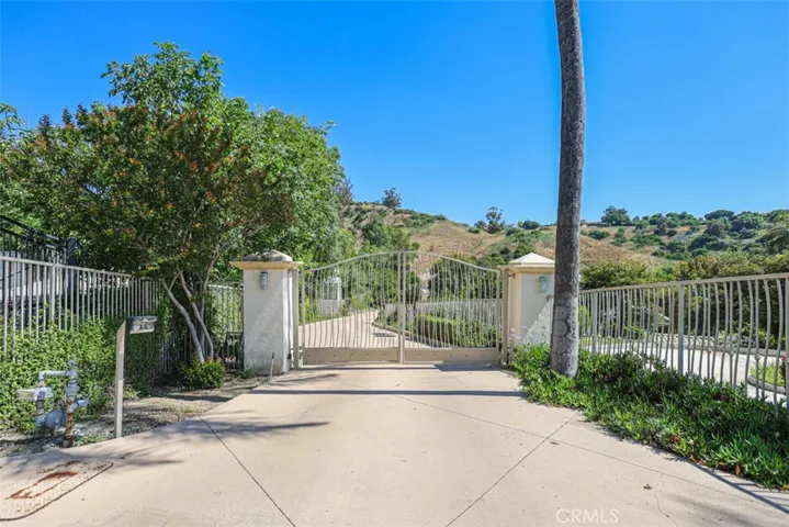 1121 Pinto, La Habra Heights, California 90631