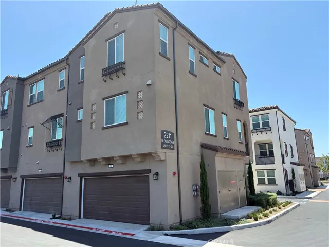 2211 W Orange Avenue 21, Anaheim, California 92804
