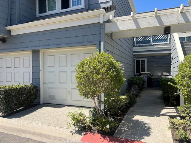 7311 Coho Drive 102, Huntington Beach, California 92648