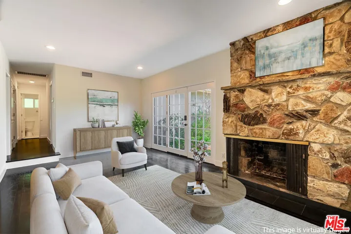 4645 Petit Avenue, Encino, California 91436