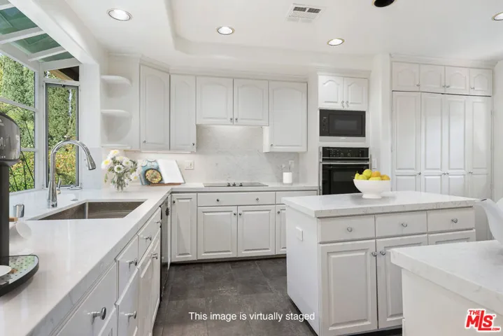 4645 Petit Avenue, Encino, California 91436