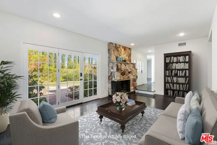 4645 Petit Avenue, Encino, California 91436