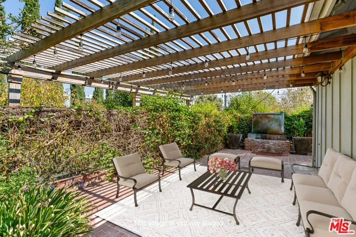4645 Petit Avenue, Encino, California 91436