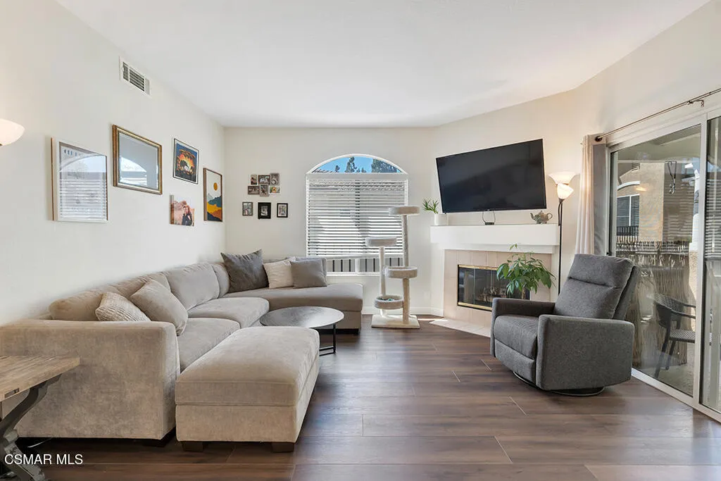 1556 Glacier St-HsHProd-9