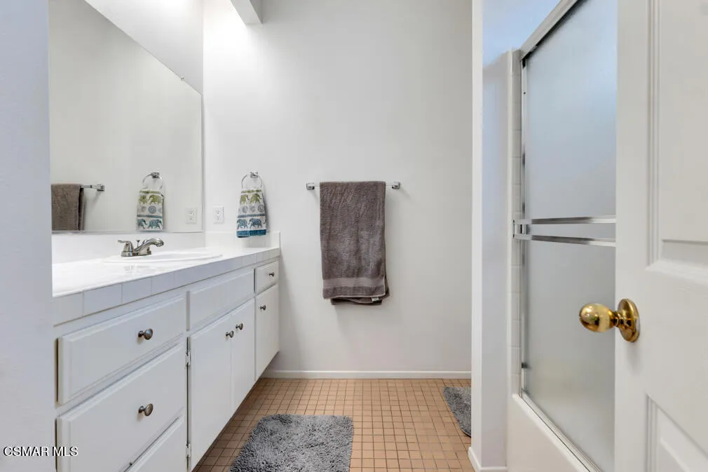 1556 Glacier St-HsHProd-19