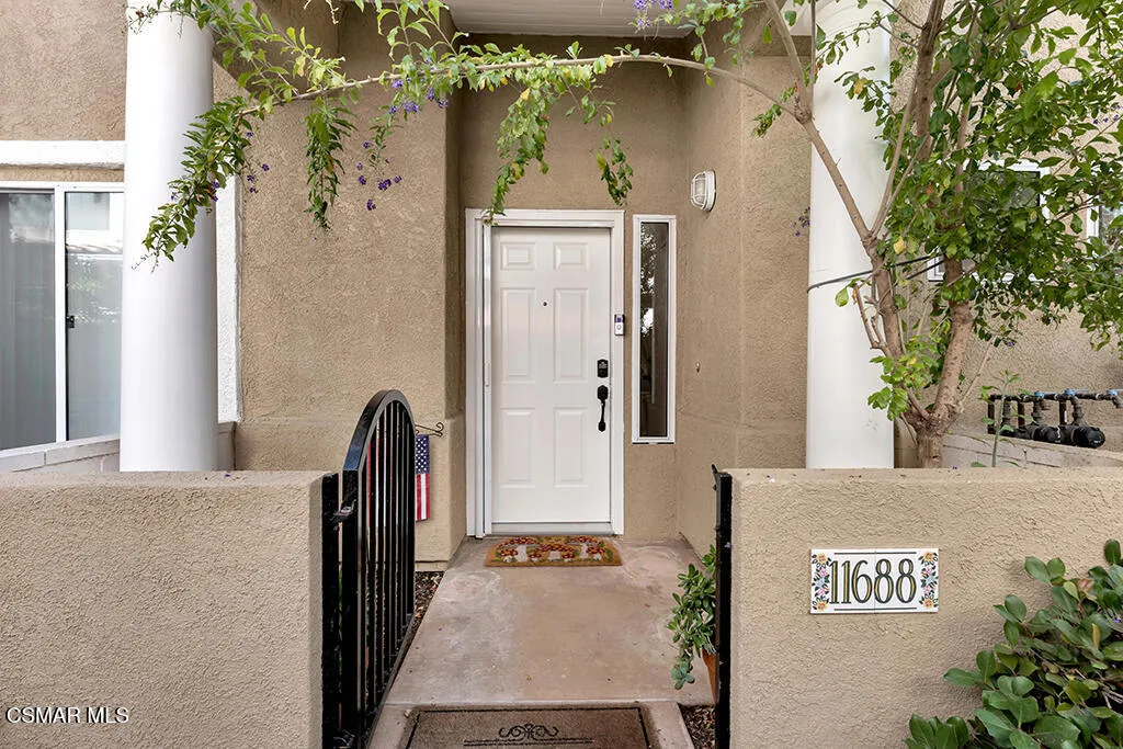 1556 Glacier St-HsHProd-25
