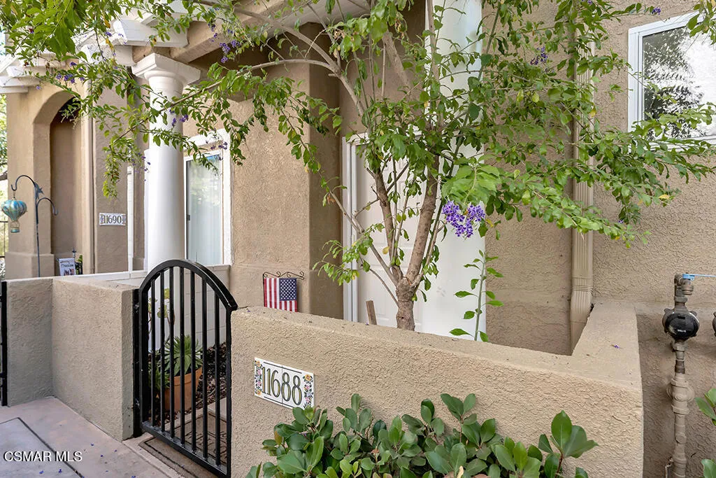 1556 Glacier St-HsHProd-26