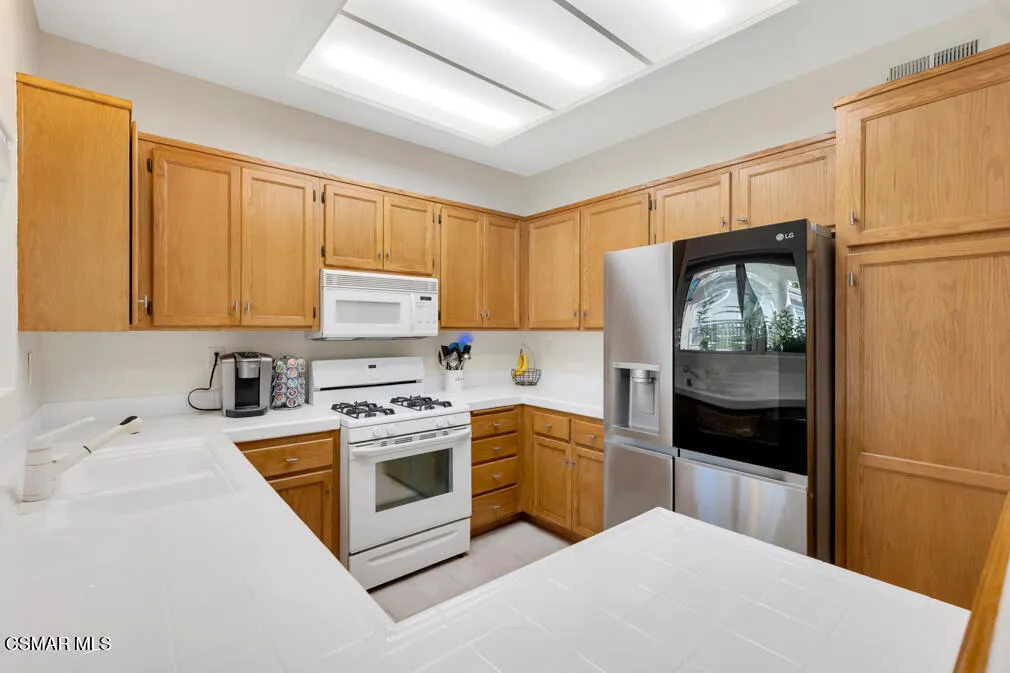 1556 Glacier St-HsHProd-6
