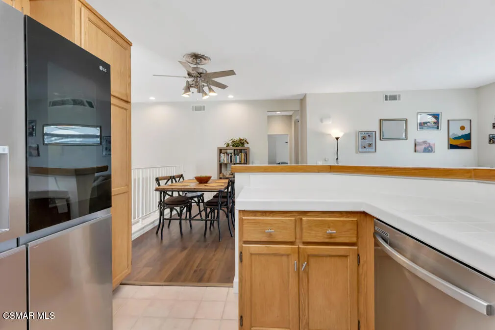 1556 Glacier St-HsHProd-4