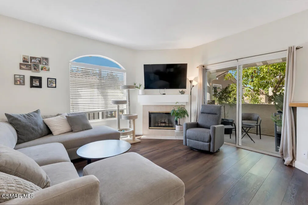 1556 Glacier St-HsHProd-10