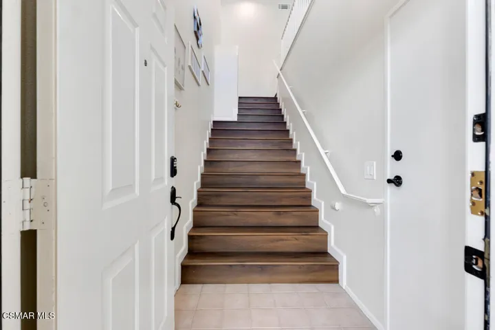 1556 Glacier St-HsHProd-1