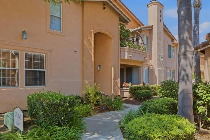 18668 Caminito Cantilena 258, San Diego, California 92128