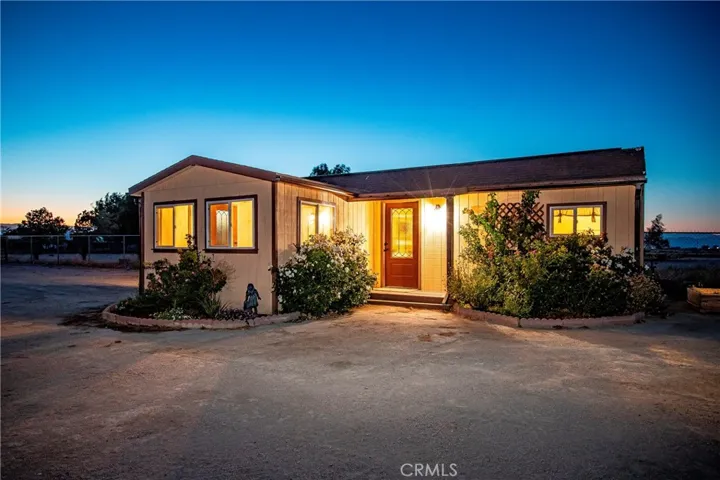 7601 Dogwood Avenue, Rosamond, California 93560