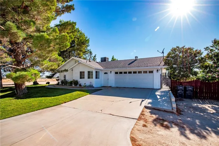 7601 Dogwood Avenue, Rosamond, California 93560