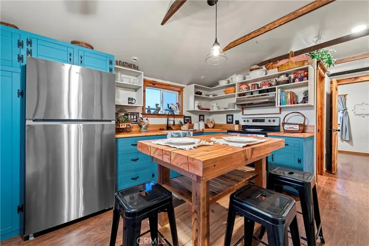 7601 Dogwood Avenue, Rosamond, California 93560