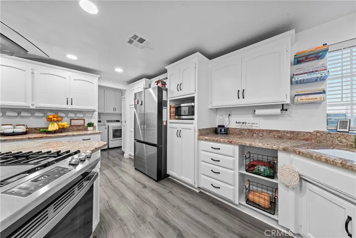 7601 Dogwood Avenue, Rosamond, California 93560