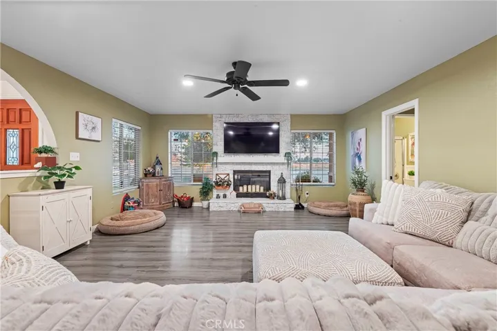 7601 Dogwood Avenue, Rosamond, California 93560