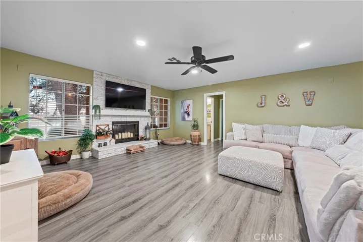 7601 Dogwood Avenue, Rosamond, California 93560