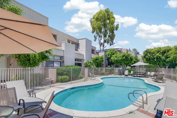 15173 Magnolia Boulevard F, Los Angeles, California 91403