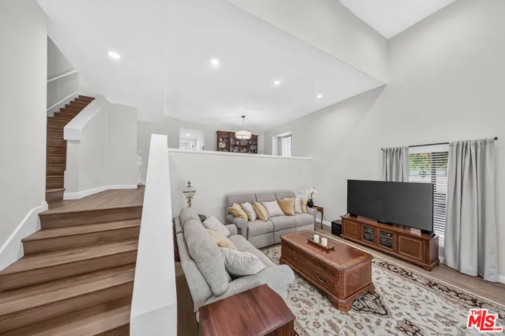 15173 Magnolia Boulevard F, Los Angeles, California 91403