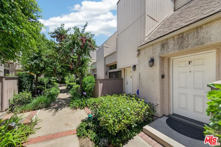 15173 Magnolia Boulevard F, Los Angeles, California 91403