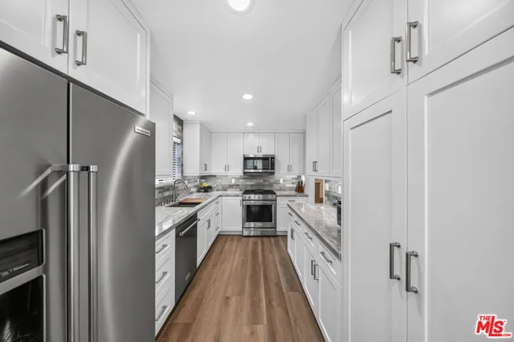 15173 Magnolia Boulevard F, Los Angeles, California 91403