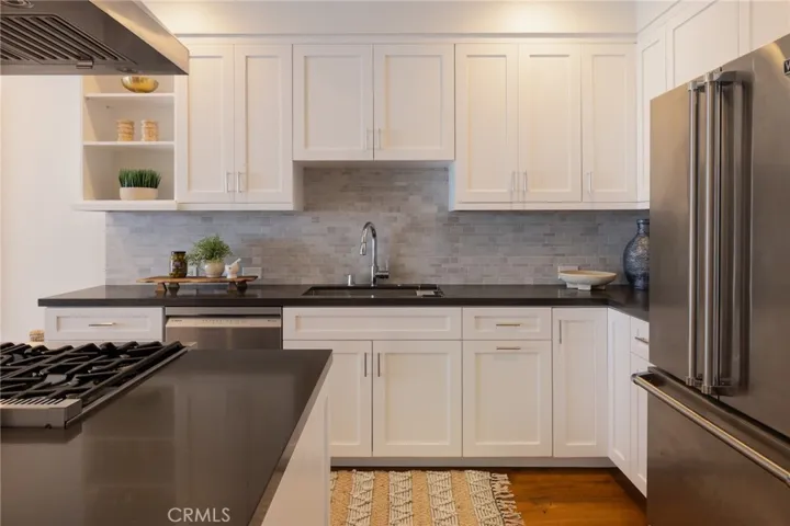 111 S De Lacey Avenue 417, Pasadena, California 91105