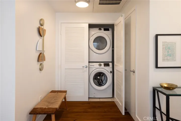 111 S De Lacey Avenue 417, Pasadena, California 91105