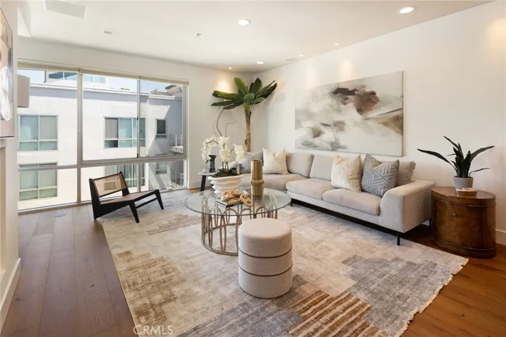 111 S De Lacey Avenue 417, Pasadena, California 91105