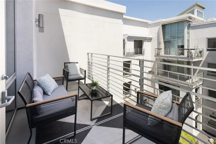 111 S De Lacey Avenue 417, Pasadena, California 91105