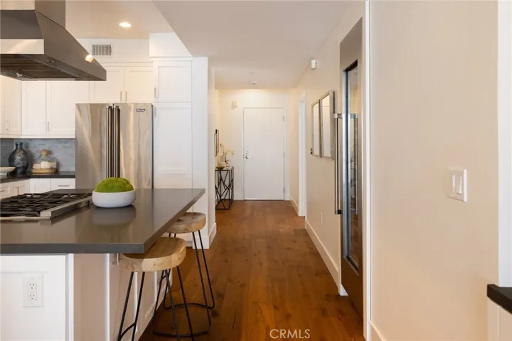 111 S De Lacey Avenue 417, Pasadena, California 91105