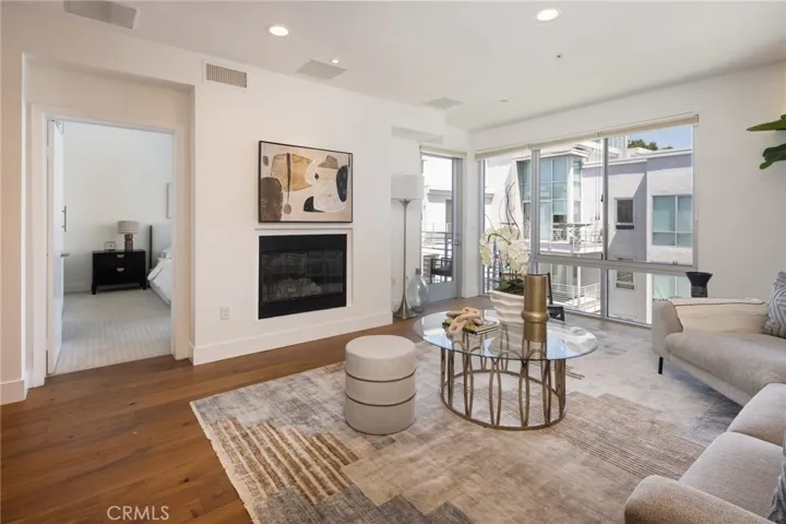 111 S De Lacey Avenue 417, Pasadena, California 91105