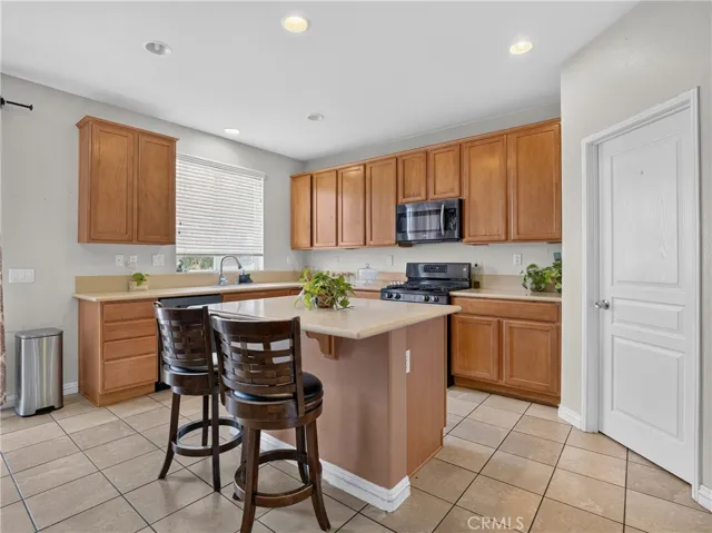 16620 Desert Lily, Victorville, California 92394
