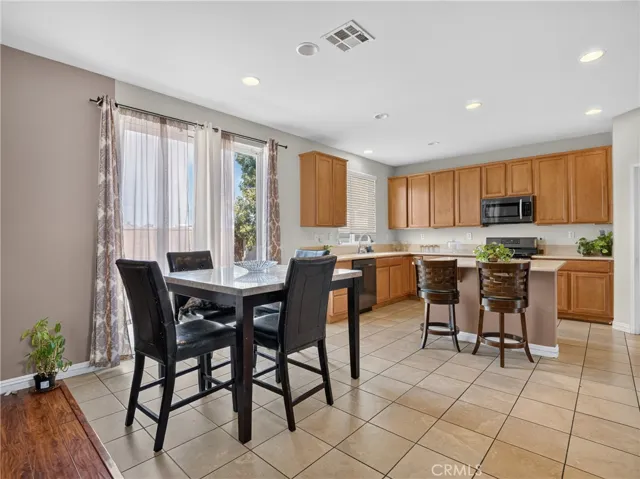 16620 Desert Lily, Victorville, California 92394