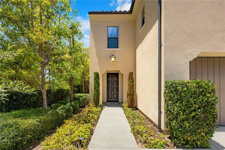 121 Mangrove Banks, Irvine, California 92620