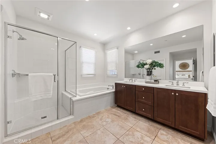 121 Mangrove Banks, Irvine, California 92620