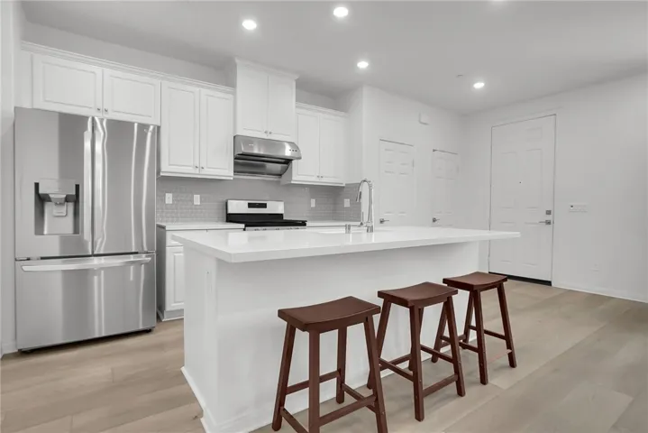 3909 E Carmel Privado, Ontario, California 91761