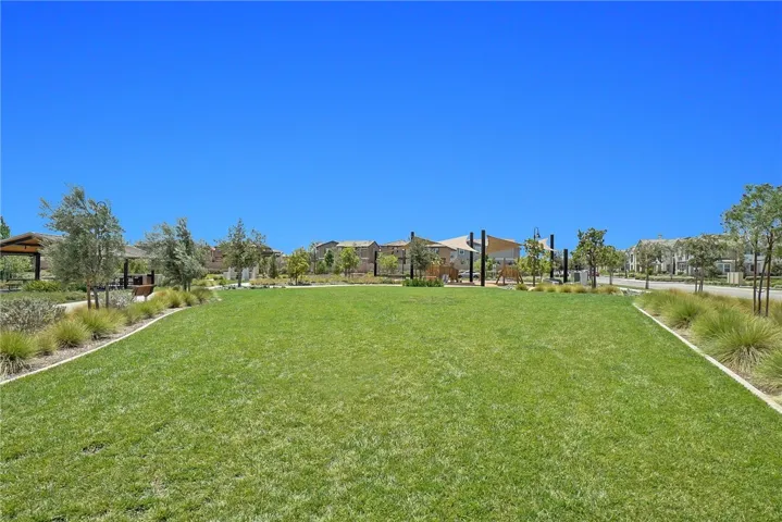 3909 E Carmel Privado, Ontario, California 91761
