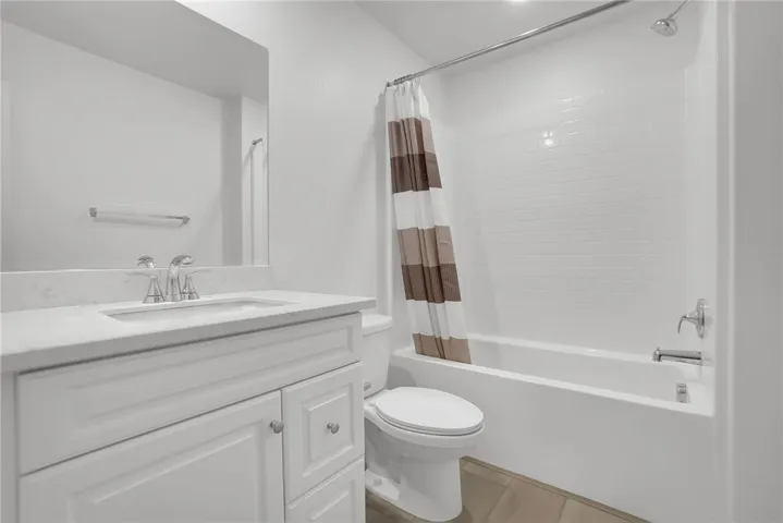 3909 E Carmel Privado, Ontario, California 91761
