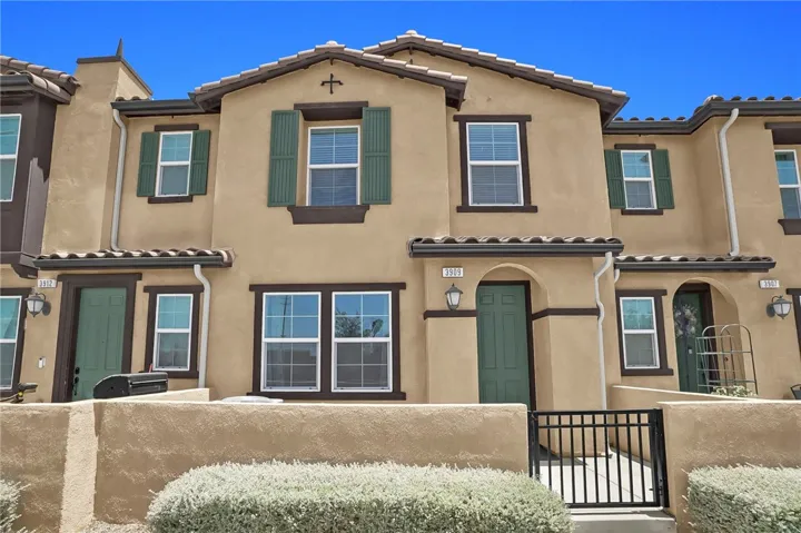 3909 E Carmel Privado, Ontario, California 91761
