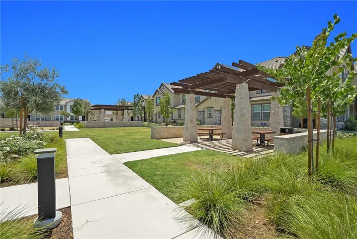 3909 E Carmel Privado, Ontario, California 91761