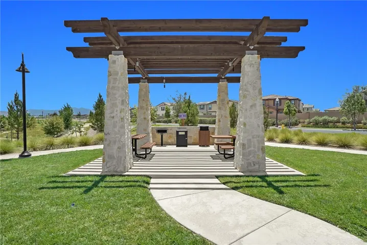 3909 E Carmel Privado, Ontario, California 91761