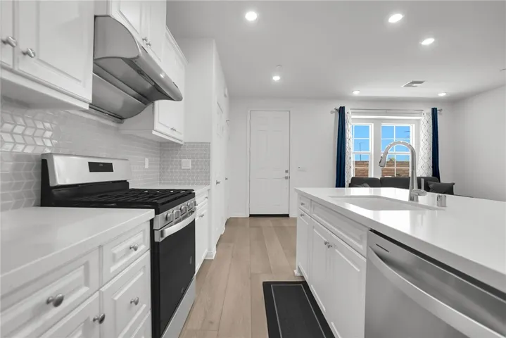 3909 E Carmel Privado, Ontario, California 91761