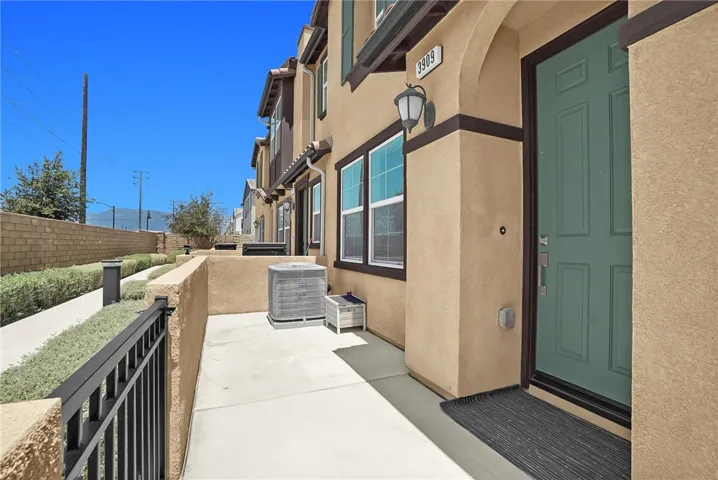 3909 E Carmel Privado, Ontario, California 91761