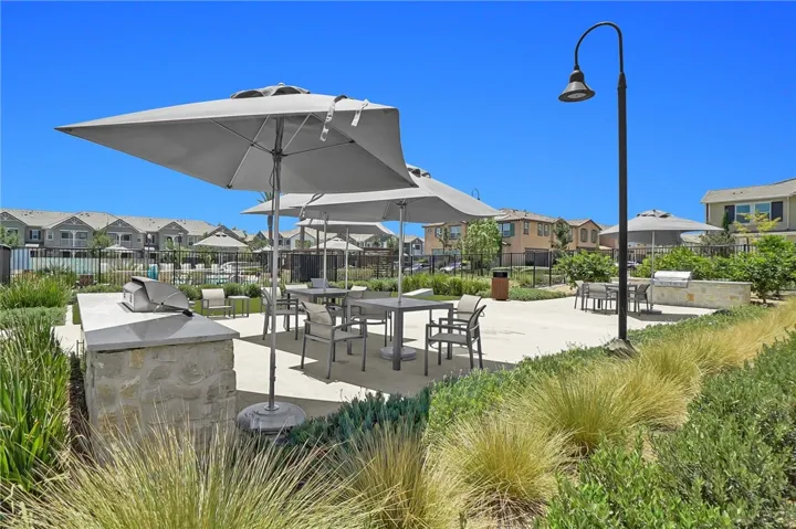 3909 E Carmel Privado, Ontario, California 91761